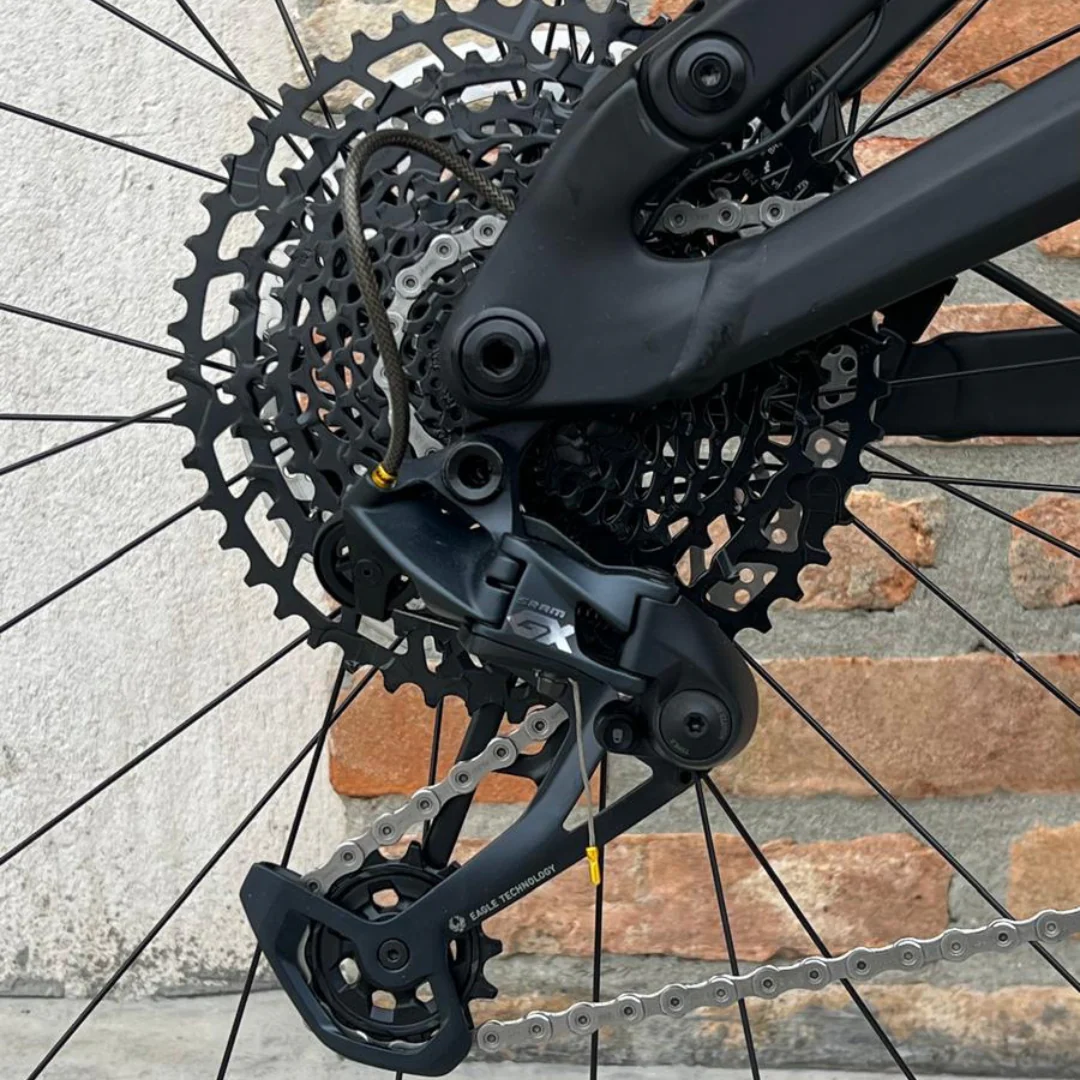 Bicicletta Bianchi e-Omnia FX-Type GX 12v - Nero - Image 5