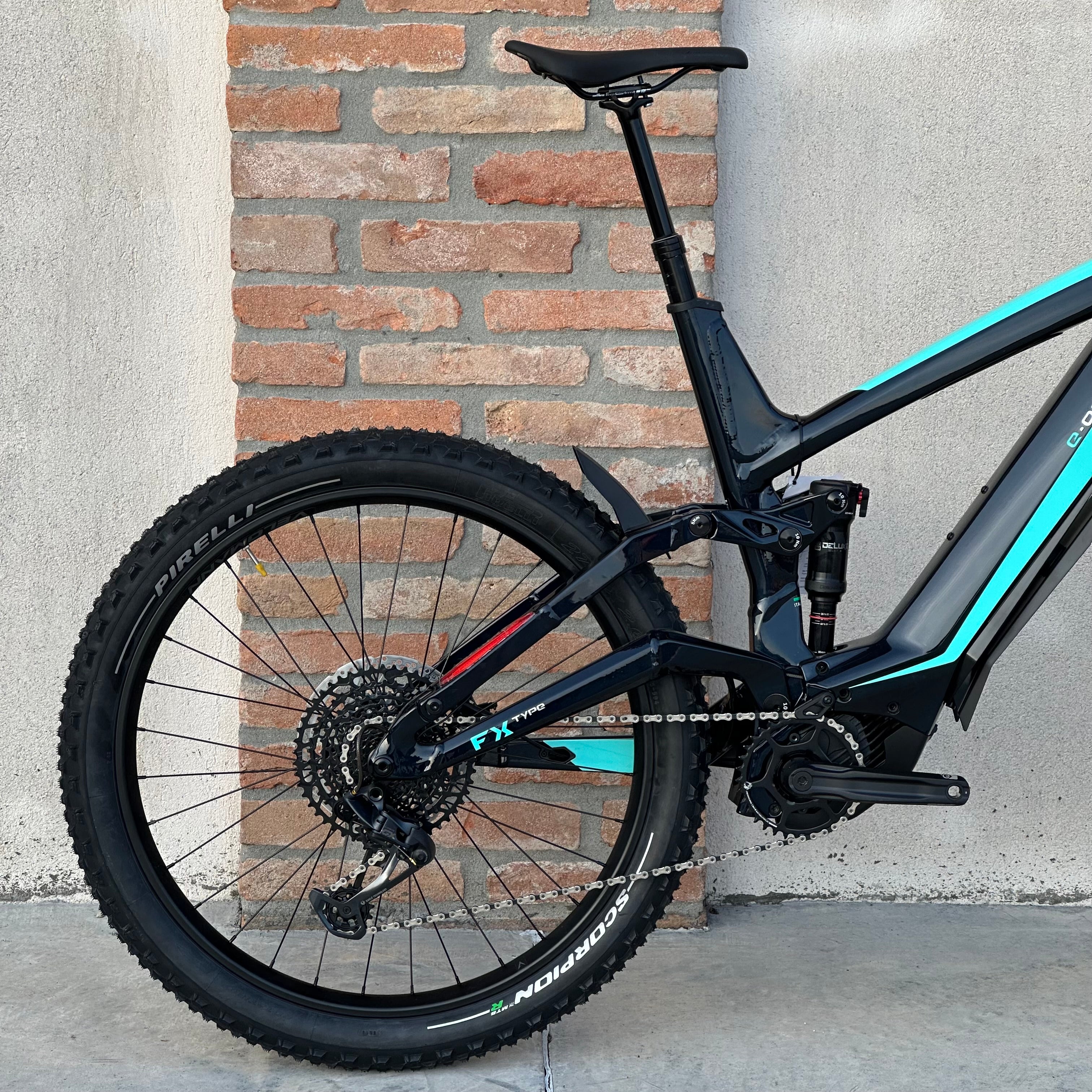 Bicicletta Bianchi E-OMNIA FX-Type OLI GX 12sp - Blu/Celeste  - Demo - Image 5