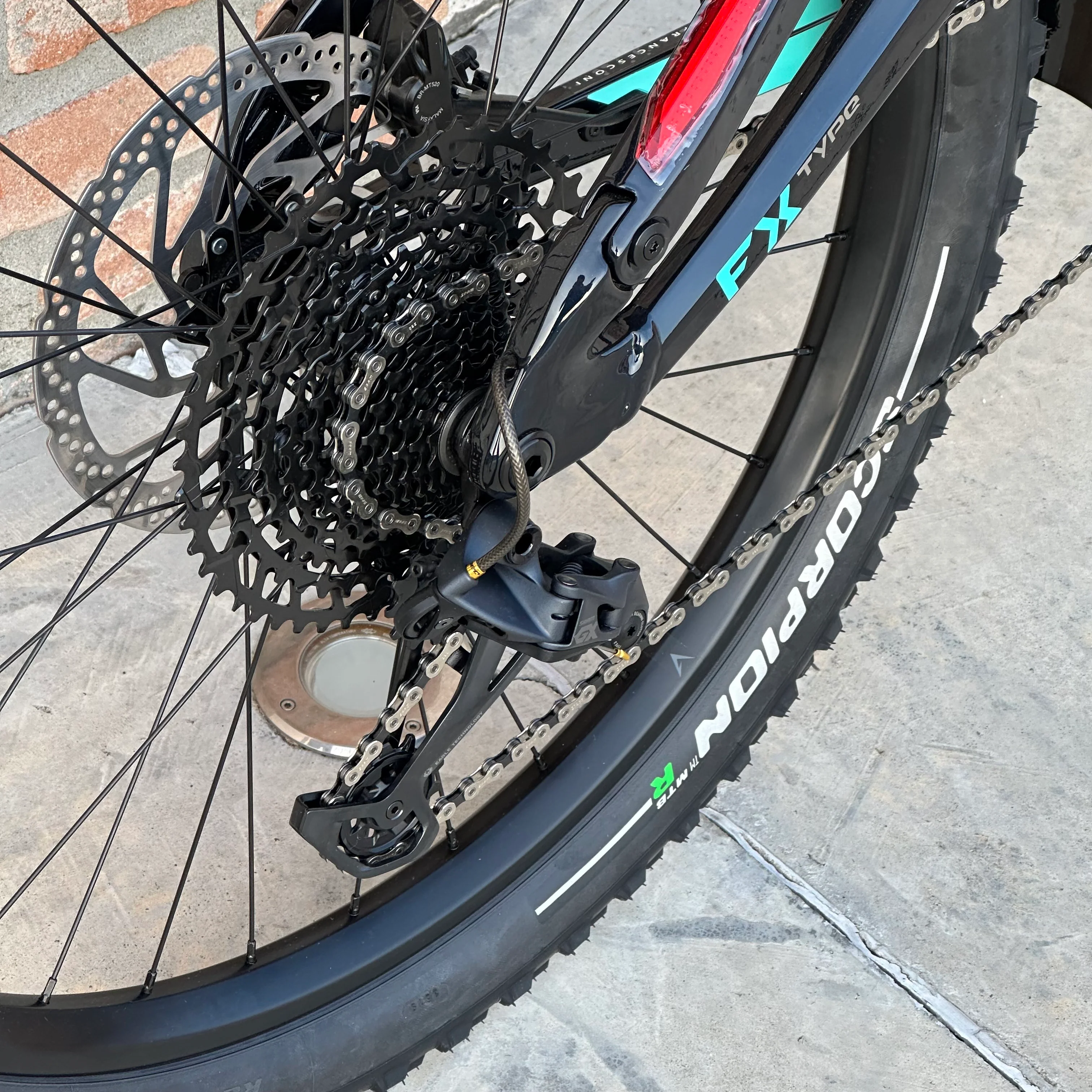 Bicicletta Bianchi E-OMNIA FX-Type OLI GX 12sp - Blu/Celeste  - Demo - Image 9