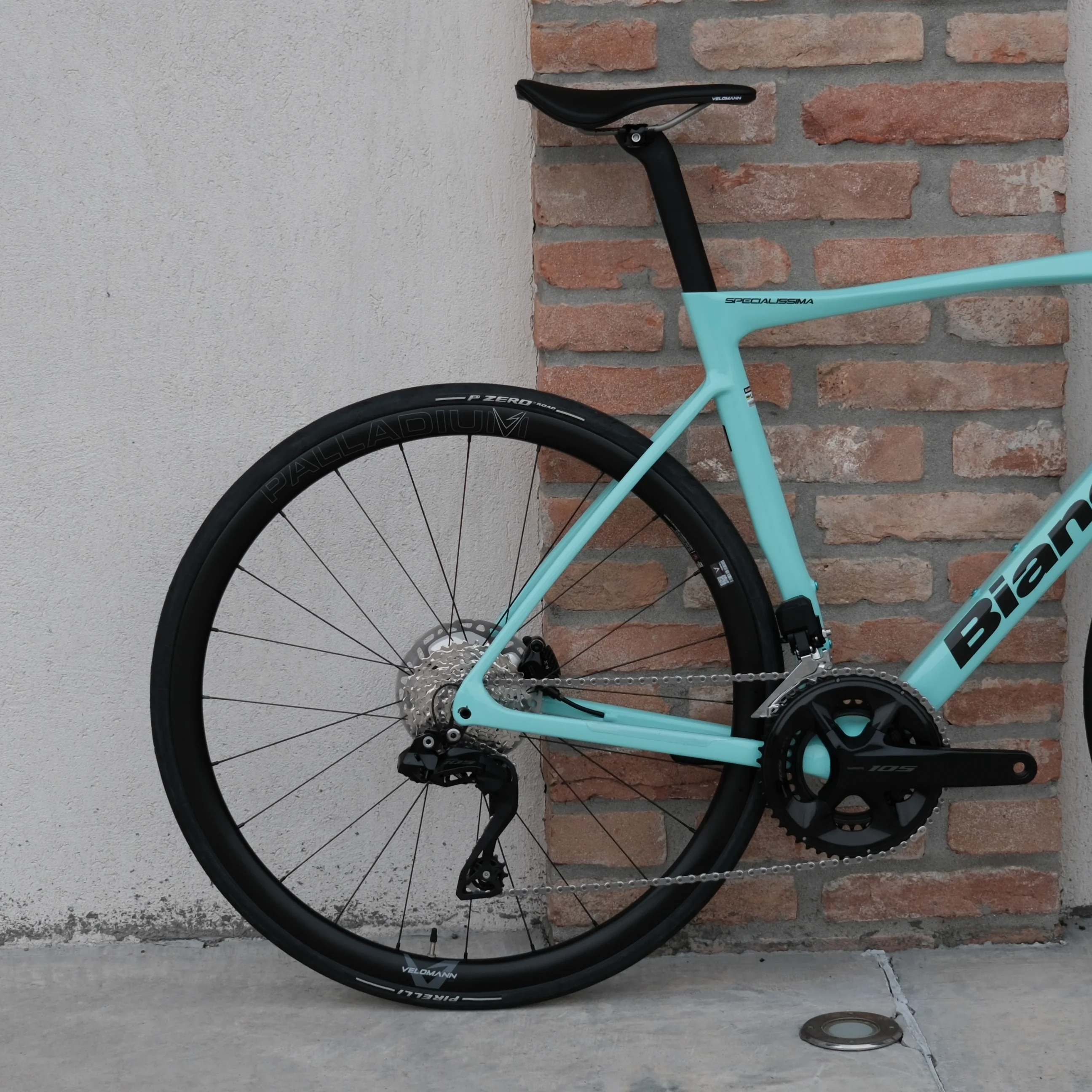 Bicicletta Bianchi Specialissima Comp 105 di2 12v - Celeste - Demo - Image 5