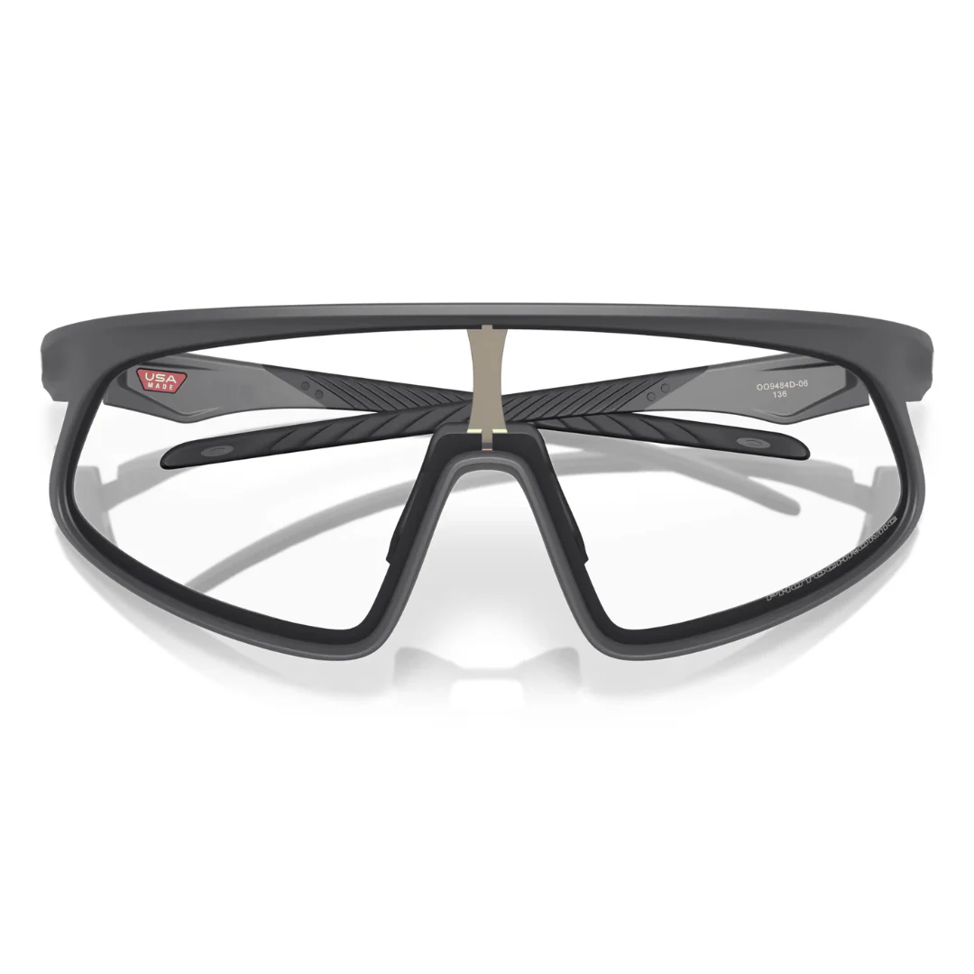 Occhiali Oakley RSLV - Matte Carbon / Photochromic - Image 3