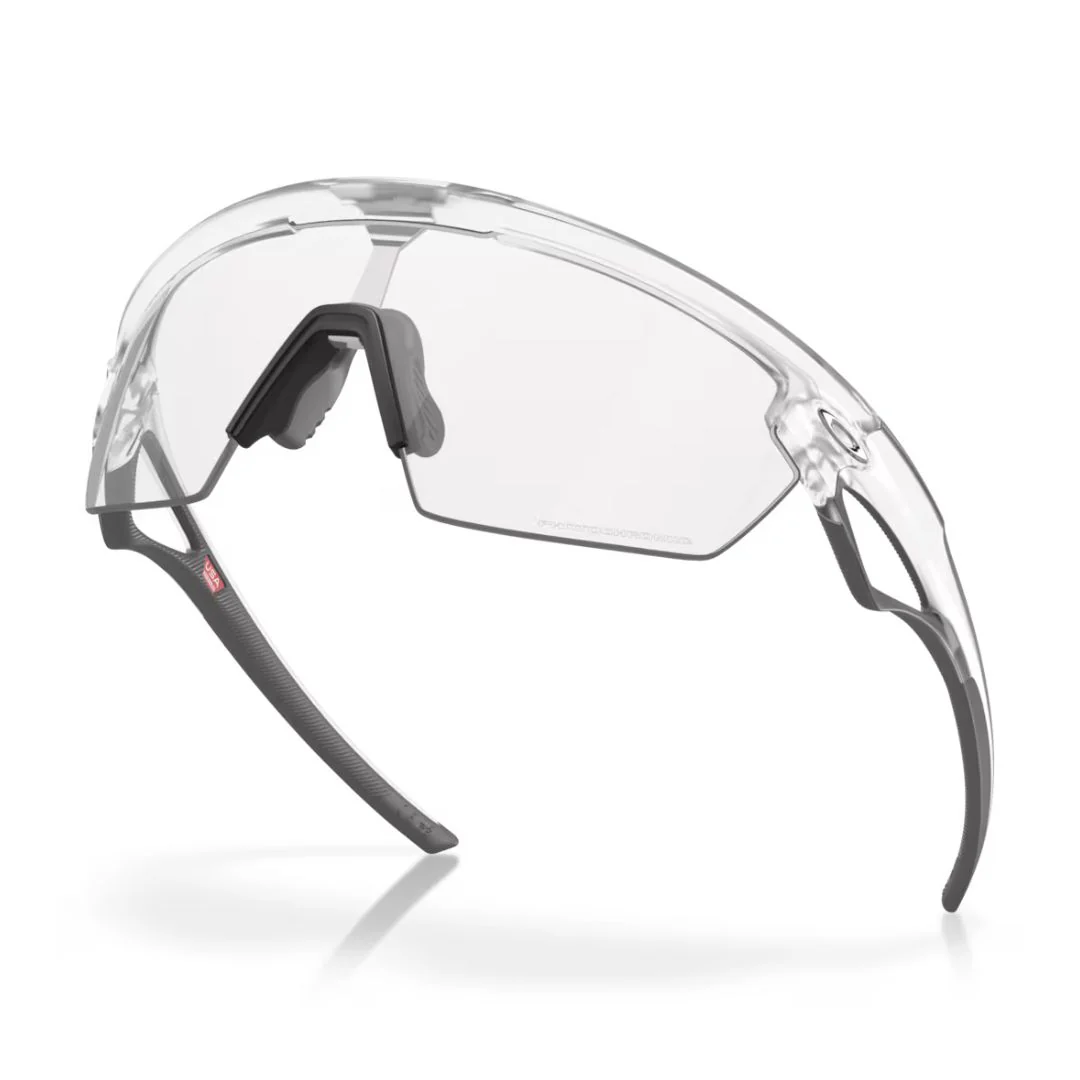 Occhiali Oakley Sphaera - Matte Clear / Clear Photochromic - Image 4