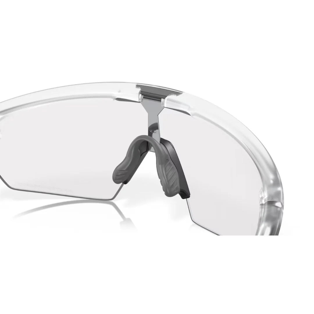 Occhiali Oakley Sphaera - Matte Clear / Clear Photochromic - Image 7