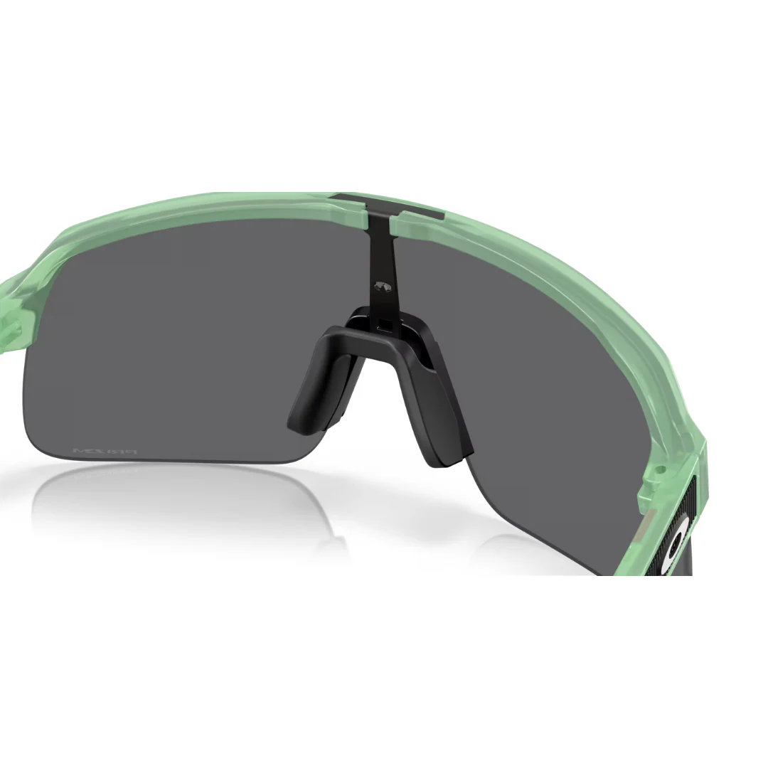 Occhiali Oakley Sutro Lite S - Giada Trasparente Opaco / Prizm Black - Image 6