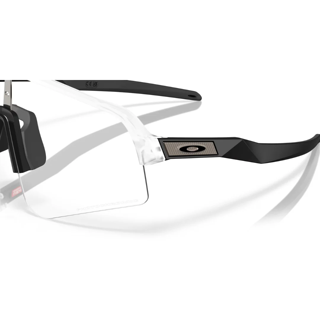 Occhiali Oakley Sutro Lite Sweep - Trasparente Opaco/Clear Photochromic - Image 7