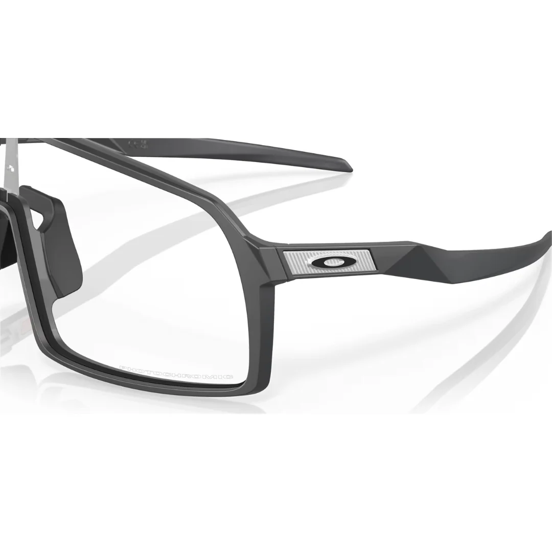 Occhiali Oakley Sutro - Carbonio Opaco / Clear Photochromic - Image 6